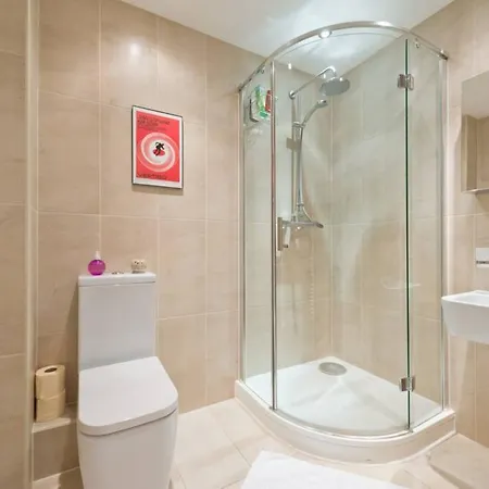 Spacious Dual-aspect 2 Bedroom * Dublin